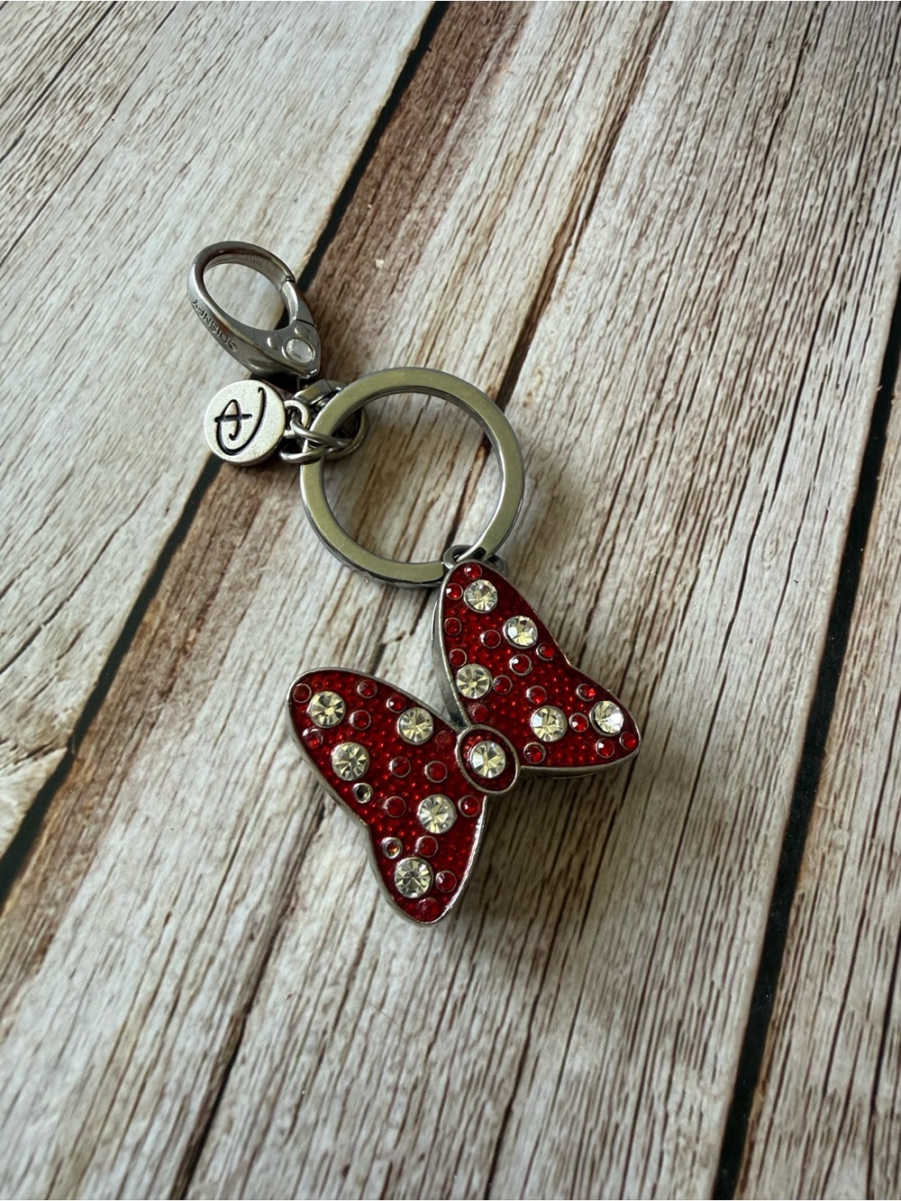 Minnie Mouse keychain, Minnie Mouse bow, crystal keychain